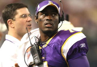MINNEAPOLIS - SEPTEMBER 21:  Quarterback Tarvaris Jackson #7 of the Minnesota Vikings was on the sidelines during the game against the Carolina Panthers at the HH Humphrey Metrodome on September 21, 2008 in Minneapolis, Minnesota.  The Vikings defeated the Panthers 20-10.  (Photo by David Sherman/Getty Images)