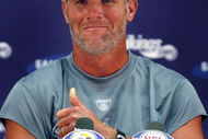 EDEN PRAIRIE, MN - AUGUST 18: Brett Favre talks with the media after his first practice with the Minnesota Vikings on August 18, 2009 at Winter Park in Eden Prairie, Minnesota. (Photo by Scott A. Schneider/Getty Images)