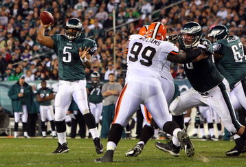 PHILADELPHIA - DECEMBER 15:  Quarterback Donovan McNabb #5 of the Philadelphia Eagles passes against the Cleveland Browns on December 15, 2008 at Lincoln Financial Field in Philadelphia, Pennsylvania.  (Photo by Jim McIsaac/Getty Images)