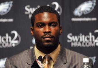PHILADELPHIA - AUGUST 14: Michael Vick of the Philadelphia Eagles speaks at a press conference at the NovaCare Complex on August 14, 2009 in Philadelphia, Pennsylvania. Vick signed a one-year contract, with a second year option, with the Eagles.  (Photo by Larry French/Getty Images)