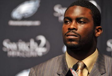 PHILADELPHIA - AUGUST 14: Michael Vick of the Philadelphia Eagles speaks at a press conference at the NovaCare Complex on August 14, 2009 in Philadelphia, Pennsylvania. Vick signed a one-year contract, with a second year option, with the Eagles.  (Photo by Larry French/Getty Images)