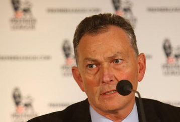 LONDON - FEBRUARY 06:  Richard Scudamore the Chief Executive of the Premier League talks to the press at a press conference to talk about Premier League broadcasting rights at the Hyatt Regency Hotel on February 6, 2009 in London, England.  (Photo by Tom Shaw/Getty Images)