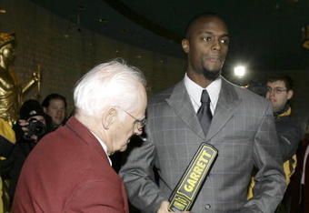 LEBANON - JANUARY 14: New York Giants wide receiver Plaxico Burress is checked by security personnel as he arrives at the Lebanon County Courthouse January 14, 2009 in Lebanon, Pa.  Burress is scheduled to appear in a civil trial in a dispute with an automobile dealer over what he owes in damages to a vehicle supplied to him by the dealership. (Photo by Chris Gardner/Getty Images)