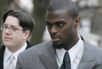 LEBANON - JANUARY 14: New York Giants wide receiver Plaxico Burress arrives at the Lebanon County Courthouse January 14, 2009 in Lebanon, Pa.  Burress is scheduled to appear in a civil trial in a dispute with an automobile dealer over what he owes in damages to a vehicle supplied to him by the dealership. (Photo by Chris Gardner/Getty Images)