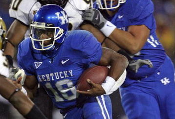 LEXINGTON, KY - NOVEMBER 15:  Randall Cobb #18 of the Kentucky Wildcats runs with the ball during the game against the Vanderbilt Commodores on November 15, 2008 at Commonwealth Stadium in Lexington, Kentucky.  (Photo by Andy Lyons/Getty Images)