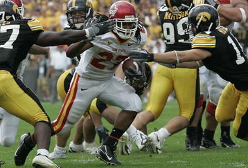 IOWA CITY, IA - SEPTEMBER 16: Running back Steve Hicks #27 of the Iowa State Cyclones runs against the Iowa Hawkeyes at Kinnick Stadium on September 16, 2006 in Iowa City, Iowa. The Hawkeyes defeated Cyclones 27-17. (Photo by Scott Boehm/Getty Images)