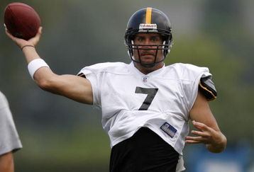LATROBE, PA - AUGUST 08:  Ben Roethlisberger #7 of the Pittsburgh Steelers throws a pass during training camp at St. Vincent College on August 8, 2007 in Latrobe, Pennsylvania.  (Photo by Gregory Shamus/Getty Images)  