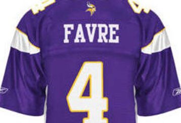 Favre_jersey_feature