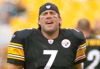 PITTSBURGH - AUGUST 13: Ben Roethlisberger #7 of the Pittsburgh Steelers yells to teammates prior to a preseason NFL game against  the Arizona Cardinals  on August 13, 2009 at Heinz Field in Pittsburgh, Pennsylvania.  (Photo by Rick Stewart/Getty Images)