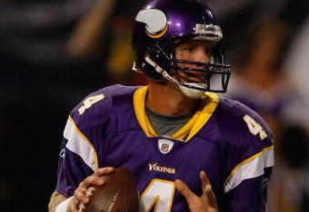 MINNEAPOLIS, MN - AUGUST 21: Quarterback Brett Favre #4 of the Minnesota Vikings drops back to pass the football against the Kansas City Chiefs at Hubert H. Humphrey Metrodome on August 21, 2009 in Minneapolis, Minnesota. (Photo by Scott Boehm/Getty Images)