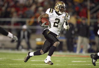 MUNCIE, IN - NOVEMBER 25:  Brandon West #2 of the Western Michigan Broncos carries the ball during the MAC game against the Ball State Cardinals at Scheumann Stadium on November 25, 2008 in Muncie, Indiana.  (Photo by Andy Lyons/Getty Images)