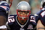 PHILADELPHIA - AUGUST 13:  Tom Brady #12 of the New England Patriots huddles with his teammates against the Philadelphia Eagles on August 13, 2009 at Lincoln Financial Field in Philadelphia, Pennsylvania.  (Photo by Jim McIsaac/Getty Images)