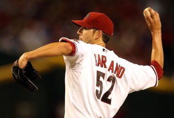 PHOENIX - APRIL 10:  Starting pitcher Jon Garland #52 of the Arizona Diamondbacks pitches against the Los Angeles Dodgers during the game at Chase Field on April 10, 2009 in Phoenix, Arizona. The Diamondbacks defeated the Dodgers 9-4.  (Photo by Christian Petersen/Getty Images)