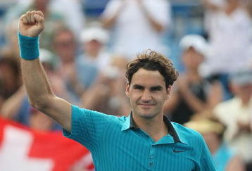 CINCINNATI - AUGUST 21:  Roger Federer of Switzerland waves to the crowd after defeating Lleyton Hewitt of Australia during day five of the Western & Southern Financial Group Masters on August 21, 2009 at the Lindner Family Tennis Center in Cincinnati, Ohio.  (Photo by Nick Laham/Getty Images)