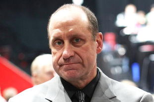 MONTREAL, QC - JUNE 27:  Bob Gainey of the Montreal Canadiens photographed during the 2009 NHL Entry Draft at the Bell Centre on June 27, 2009 in Montreal, Quebec, Canada.  (Photo by Bruce Bennett/Getty Images)