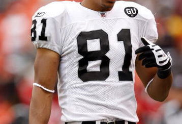 KANSAS CITY, MO - SEPTEMBER 14:  Chaz Schilens #81 of the Oakland Raiders looks on during their NFL game against the Kansas City Chiefs at Arrowhead Stadium on September 14, 2008 in Kansas City, Missouri. The Raiders defeated the Chiefs 23-8. (Photo by Jamie Squire/Getty Images)