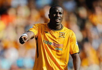 HULL, ENGLAND - AUGUST 22:  Jozy Altidore of Hull during the Barclays Premier League match between Hull City and Bolton Wanderers at the KC Stadium on August 22, 2009 in Hull, England.  (Photo by Michael Regan/Getty Images)
