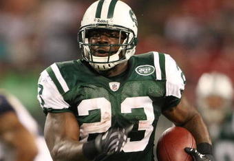 EAST RUTHERFORD, NJ - AUGUST 14:  Shonn Greene #23 of the New York Jets runs the ball against the St. Louis Rams during their preseason game at Giants Stadium on August 14, 2009  in East Rutherford, New Jersey.  (Photo by Nick Laham/Getty Images)