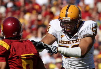 LOS ANGELES, CA - OCTOBER 11:  Linebacker Dexter Davis #58 of the Arizona State Sun Devils rushes quarterback Mark Sanchez #6 of the USC Trojans on October 10, 2008 at the Los Angeles Coliseum in Los Angeles, California. USC won 28-0.  (Photo by Stephen Dunn/Getty Images)