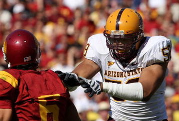 LOS ANGELES, CA - OCTOBER 11:  Linebacker Dexter Davis #58 of the Arizona State Sun Devils rushes quarterback Mark Sanchez #6 of the USC Trojans on October 10, 2008 at the Los Angeles Coliseum in Los Angeles, California. USC won 28-0.  (Photo by Stephen Dunn/Getty Images)