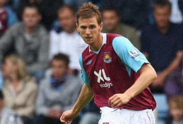 LONDON - AUGUST 09:  Calum Davenport of West Ham in action during The Bobby Moore Cup pre season friendly match between West Ham United and Villarreal at Upton Park on August 9, 2008 in London, England.  (Photo by Phil Cole/Getty Images)