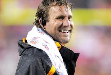 LANDOVER, MD - AUGUST 22:  Ben Roethlisberger #7 of the Pittsburgh Steelers watches the game against the Washington Redskins at Fed Ex Field on August 22, 2009 in Landover, Maryland.  (Photo by Greg Fiume/Getty Images)