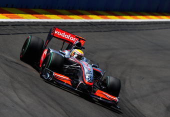 VALENCIA, SPAIN - AUGUST 23:  Lewis Hamilton of Great Britain and McLaren Mercedes drives during the European Formula One Grand Prix at the Valencia Street Circuit on August 23, 2009, in Valencia, Spain.  (Photo by Clive Mason/Getty Images)