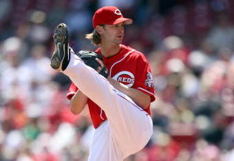 CINCINNATI - APRIL 09:  Bronson Arroyo #61 of the Cincinnati Reds throws a pitch during the game against the New York Mets at Great American Ball Park on April 9, 2009 in Cincinnati, Ohio.  (Photo by Andy Lyons/Getty Images)