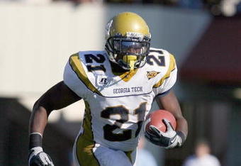 CHAPEL HILL, NC - NOVEMBER 08:  Jonathan Dwyer #21 of the Georgia Tech Yellow Jackets carries the ball during the game against the North Carolina Tar Heels at Kenan Stadium on November 8, 2008 in Chapel Hill, North Carolina.  (Photo by Kevin C. Cox/Getty Images)
