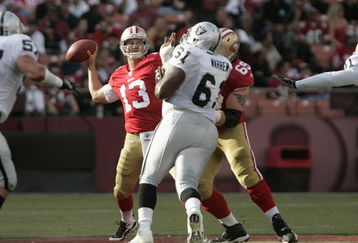 SAN FRANCISCO - AUGUST 22:  San Francisco 49ers quarterback Shaun Hill #13 passes the ball in the 2nd quarter as the San Francisco 49ers host the Oakland Raiders at Candlestick Park August 22, 2009 in San Francisco, California.  (Photo by David Paul Morris/Getty Images)