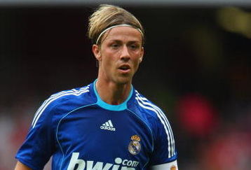 LONDON - AUGUST 03:  Guti of Real Madrid in action during the pre-season friendly match between Arsenal and Real Madrid during the Emirates Cup at the Emirates Stadium on August 3, 2008 in London, England.  (Photo by Jamie McDonald/Getty Images)