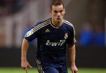 BARCELONA, SPAIN - OCTOBER 20: Sneijder of Real Madrid during the La Liga match between RCD Espanyol and Real Madrid at the Lluis Companys stadium on October 20, 2007 in Barcelona, Spain (Photo by Bagu Blanco/Getty Images).