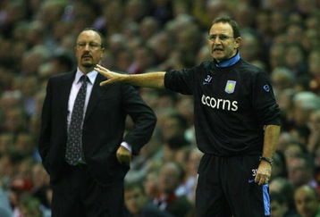 LIVERPOOL, ENGLAND - AUGUST 24:  Aston Villa Manager Martin O'Neill (R) and Liverpool Manager Rafael Benitez issue instructions to their players during the Barclays Premier League match between Liverpool and Aston Villa at Anfield on August 24, 2009 in Liverpool, England.  (Photo by Alex Livesey/Getty Images)