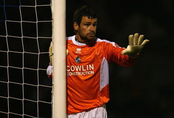 BRISTOL, UNITED KINGDOM - AUGUST 28:  Steve Phillips, the Bristol Rovers goalkeeper gives instructions during the Carling Cup match between Bristol Rovers and West Ham United at the Memorial Ground on August 28, 2007 in Bristol, England.  (Photo by Julian Finney/Getty Images)
