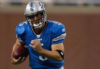 DETROIT, MI - AUGUST 15: Quarterback Drew Stanton #5 of the Detroit Lions runs with the football against the Atlanta Falcons at Ford Field on August 15, 2009 in Detroit, Michigan. The Lions defeated the Falcons 27-26. (Photo by Scott Boehm/Getty Images)