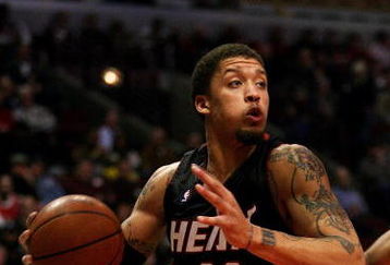 CHICAGO - FEBRUARY 12: Michael Beasley #30 of the Miami Heat drives to the basket against the Chicago Bulls on February 12, 2009 at the United Center in Chicago, Illinois. The Heat defeated the Bulls 95-93. NOTE TO USER: User expressly acknowledges and agreees that, by downloading and/or using this Photograph, User is consenting to the terms and conditions of the Getty Images License Agreement.  (Photo by Jonathan Daniel/Getty Images)