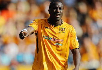 HULL, ENGLAND - AUGUST 22:  Jozy Altidore of Hull during the Barclays Premier League match between Hull City and Bolton Wanderers at the KC Stadium on August 22, 2009 in Hull, England.  (Photo by Michael Regan/Getty Images)