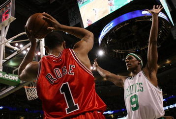 BOSTON - MAY 02:  Rajon Rondo #9 of the Boston Celtics tries to keep Derrick Rose #1 of the Chicago Bulls from passing the ball in bounds in Game Seven of the Eastern Conference Quarterfinals during the 2009 NBA Playoffs at TD Banknorth Garden on May 2, 2009 in Boston, Massachusetts. The Celtics defeated the Bulls 109-99. NOTE TO USER: User expressly acknowledges and agrees that, by downloading and or using this photograph, User is consenting to the terms and conditions of the Getty Images License Agreement.  (Photo by Elsa/Getty Images)