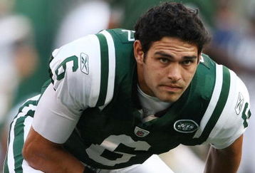 EAST RUTHERFORD, NJ - AUGUST 14:  Mark Sanchez #6 of the New York Jets warms up prior to the preseason game against the St. Louis Rams at Giants Stadium on August 14, 2009  in East Rutherford, New Jersey.  (Photo by Nick Laham/Getty Images)