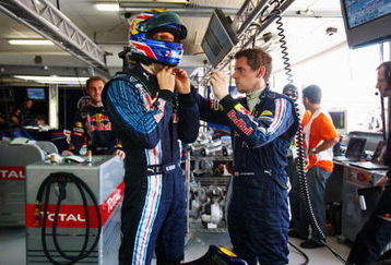 VALENCIA, SPAIN - AUGUST 22:  Mark Webber of Australia and Red Bull Racing prepares to drive during qualifying for the European Formula One Grand Prix at the Valencia Street Circuit on August 22, 2009, in Valencia, Spain.  (Photo by Mark Thompson/Getty Images)