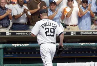 DETROIT - AUGUST 23:  Nate Robertson #29 of the Detroit Tigers is cheered as he retires to the dugout during the MLB game against the Cleveland Indians at the Comerica Park August 23, 2007 in Detroit, Michigan.(Photo By Dave Sandford/Getty Images)