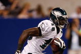 INDIANAPOLIS, IN - AUGUST 20: Wide receiver Jeremy Maclin #18 of the Philadelphia Eagles runs with the football after a pass reception against the Indianapolis Colts at Lucas Oil Stadium on August 20, 2009 in Indianapolis, Indiana. (Photo by Scott Boehm/Getty Images)