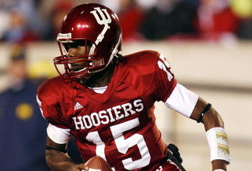 BLOOMINGTON, IN - NOVEMBER 11:  Kellen Lewis #15 of the Indiana Hoosiers scrambles against the Michigan Wolverines on November 11, 2006 at Memorial Stadium in Bloomington, Indiana. Michigan won the game 34-3.  (Photo by Gregory Shamus/Getty Images)