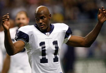 SAN ANTONIO - AUGUST 06:  Wide receiver Roy Williams #11 of the Dallas Cowboys during training camp at the Alamodome on August 6, 2009 in San Antonio, Texas.  (Photo by Ronald Martinez/Getty Images)