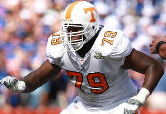GAINESVILLE, FL - SEPTEMBER 15:  Offensive lineman Chris Scott #79 of the Tennessee Volunteers blocks against the Florida Gators at Ben Hill Griffin Stadium on September 15, 2007 in Gainesville, Florida. Florida defeated Tennessee 59-20.  (Photo by Doug Benc/Getty Images)