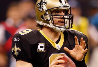 NEW ORLEANS - DECEMBER 28:  Quarterback Drew Brees #9 of the New Orleans Saints drops back to pass during the game against the Carolina Panthers on December 28, 2008 at the Superdome in New Orleans, Louisiana.  (Photo by Chris Graythen/Getty Images)
