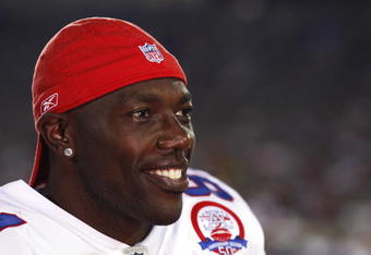 CANTON, OH - AUGUST 9: Terrell Owens #81 of the Buffalo Bills looks on against the Tennessee Titans during the Pro Football Hall of Fame Game at Fawcett Stadium on August 9, 2009 in Canton, Ohio. The Titans defeated the Bills 21-18. (Photo by Joe Robbins/Getty Images)