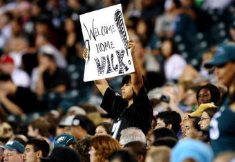 PHILADELPHIA, PA - AUGUST 27:  A fan holds up a sign supporting Michael Vick #7 of the Philadelphia Eagles during the preseason game against the Jacksonville Jaguars of the Philadelphia Eagles at Lincoln Financial Field on August 27, 2009 in Philadelphia, Pennsylvania.  (Photo by Jim McIsaac/Getty Images)