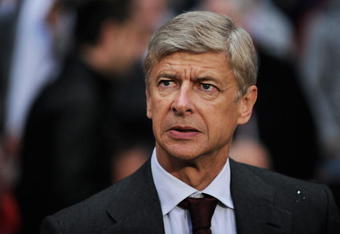 LONDON, ENGLAND - AUGUST 26:  Arsene Wenger  the Arsenal manager looks on during the UEFA Champions League 2nd qualifying round 2nd leg match between Arsenal and Celtic at the Emirates Stadium on August 26, 2009 in London, England.  (Photo by Shaun Botterill/Getty Images)