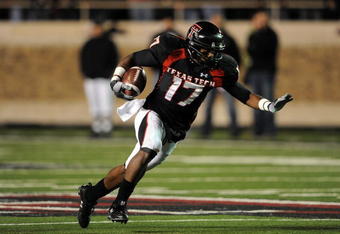 LUBBOCK, TX - NOVEMBER 08:  Wide receiver Detron Lewis #17 of the Texas Tech Red Raiders during play against the Oklahoma State Cowboys at Jones AT&T Stadium on November 8, 2008 in Lubbock, Texas.  (Photo by Ronald Martinez/Getty Images)